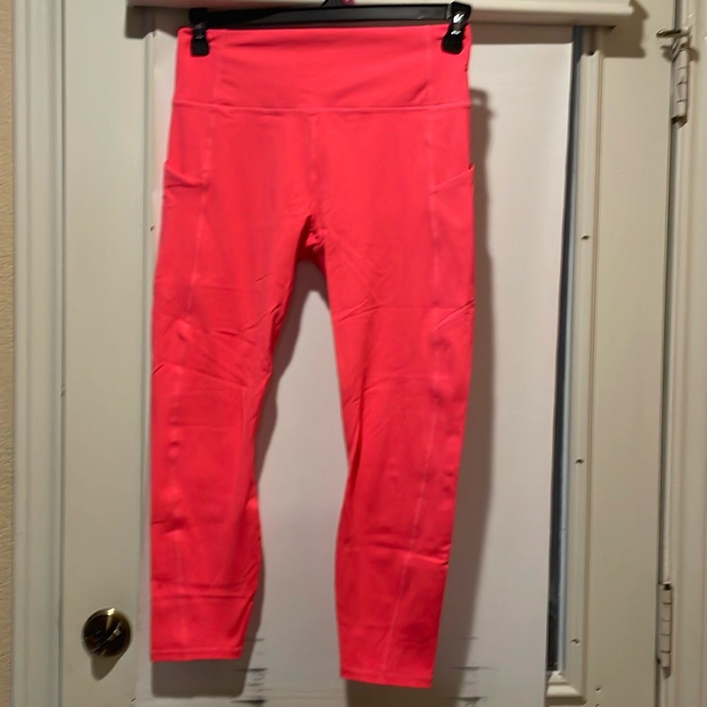 Fabletics Hot Coral Cropped Leggings L 7/8 Length